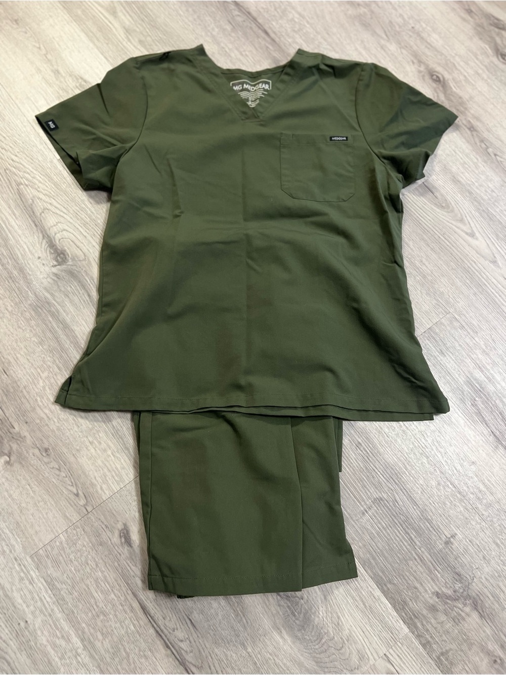 MedGear Scrub Top and Flare Scrub bottoms L